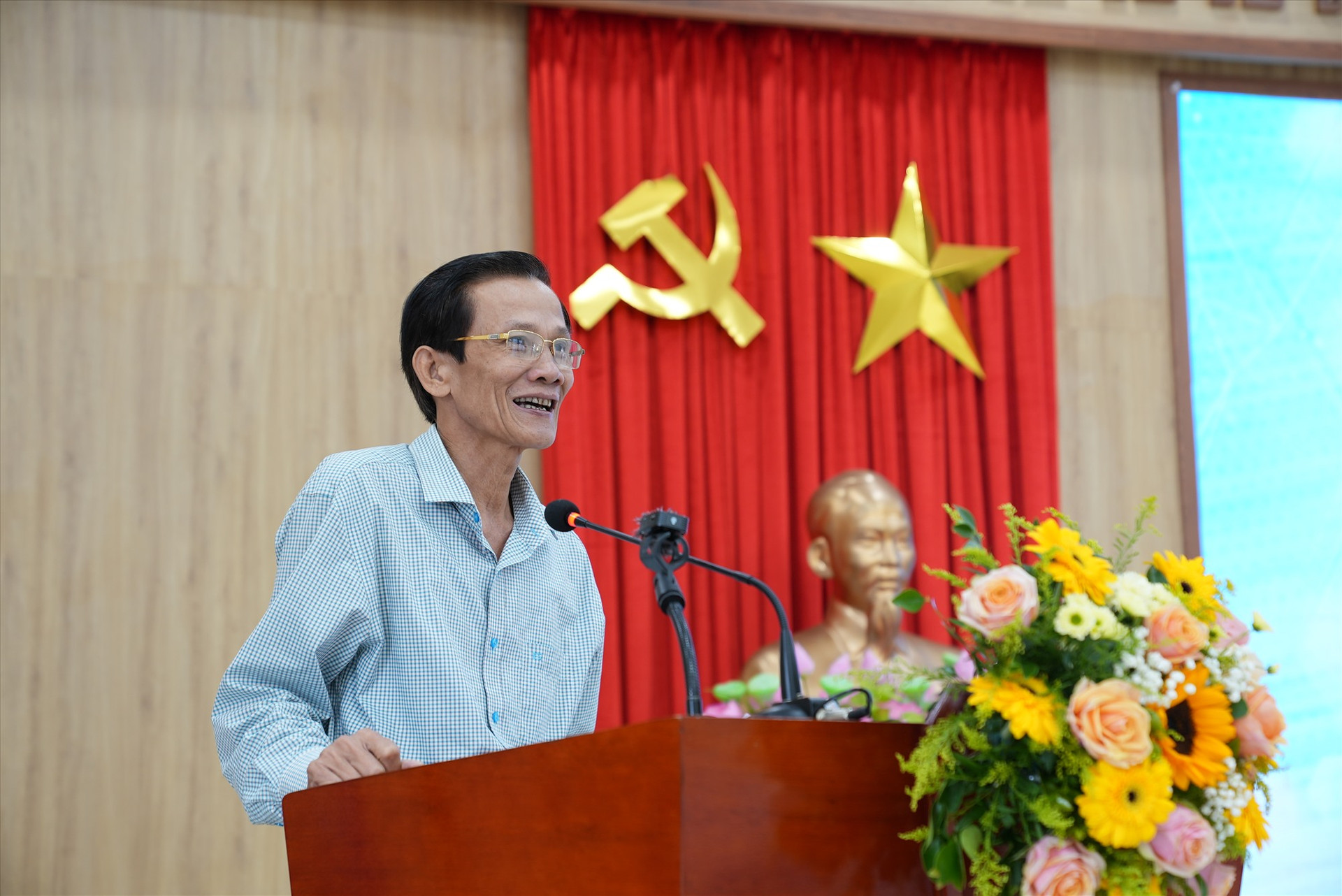 Phó Trưởng Ban Tuyên giáo Tỉnh ủy Nguyễn Hữu Sáng phát biểu tại hội nghị. Ảnh: H.Q