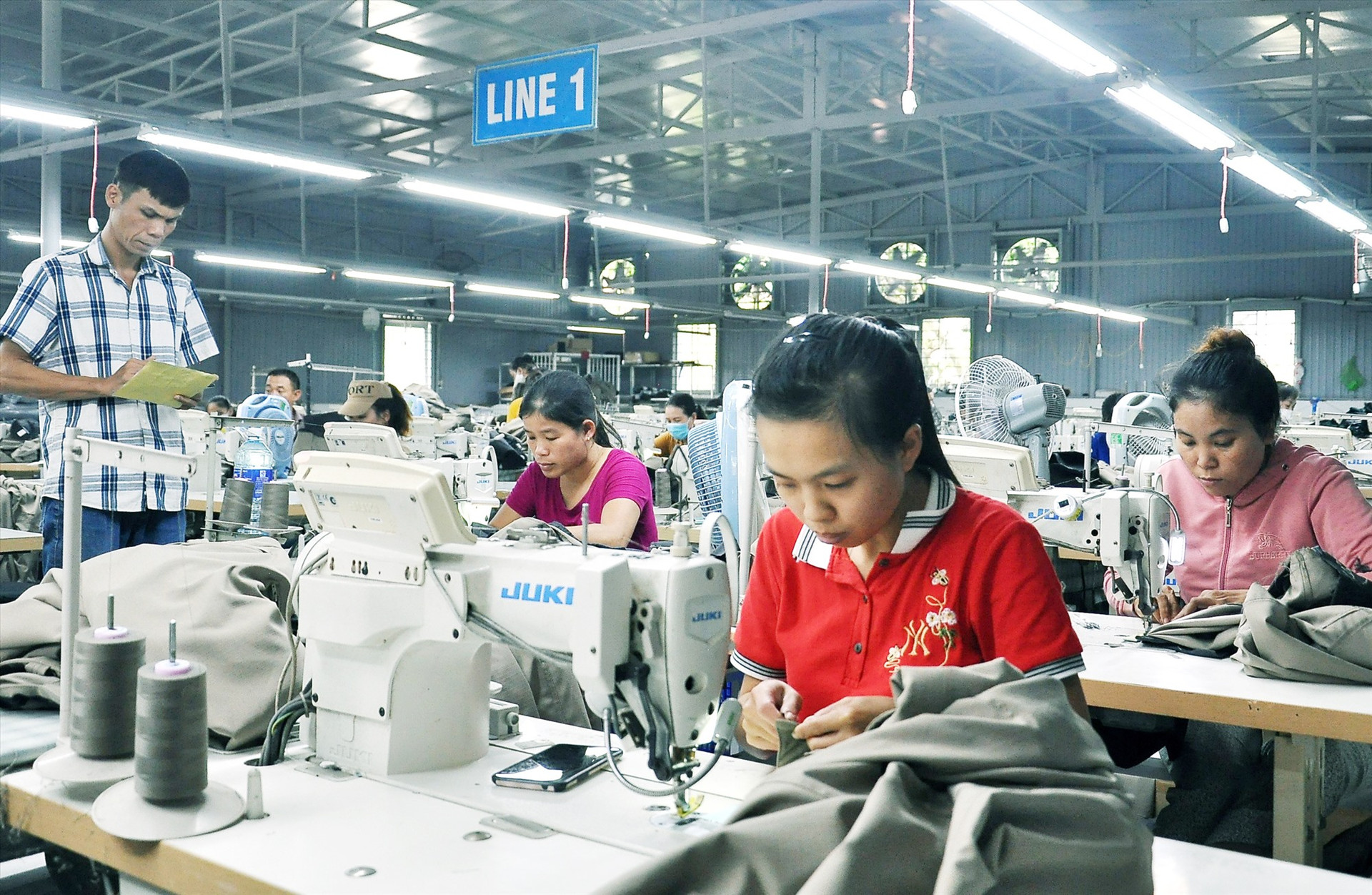 Chính quyền xã Sơn Viên tích cực thu hút doanh nghiệp đầu tư vào địa bàn để giải quyết việc làm, nâng cao thu nhập cho lao động nông thôn. Ảnh: Đ.N