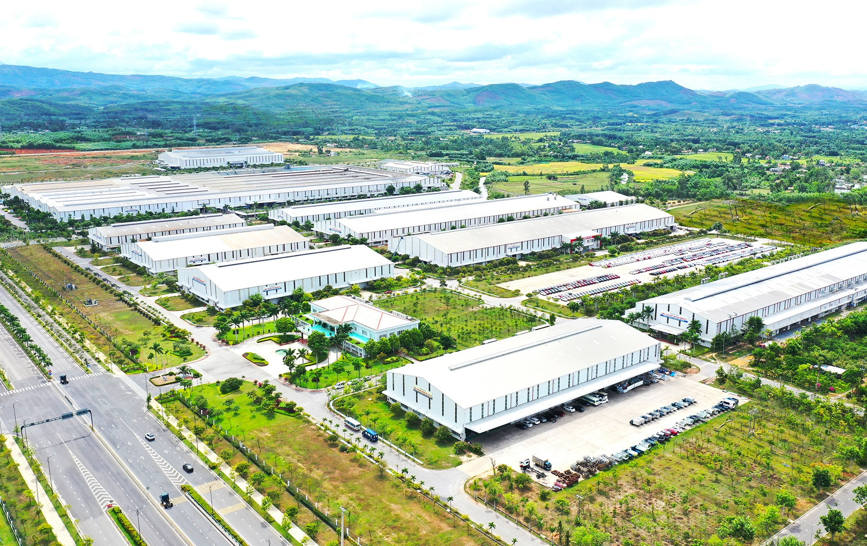 Khu công nghiệp sản xuất linh kiện phụ tùng và cơ khí Thaco.