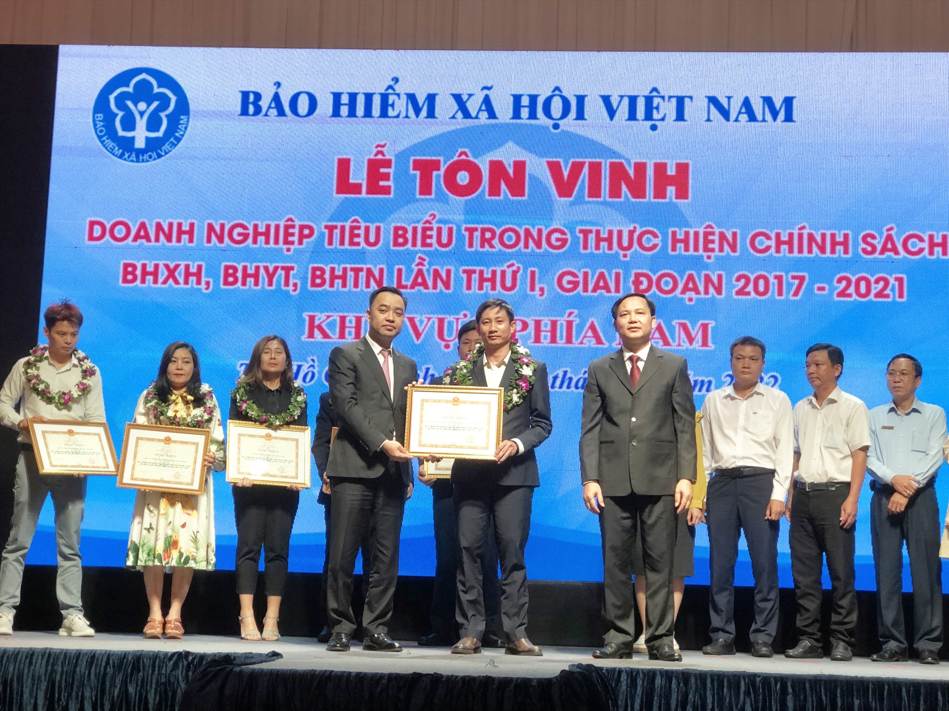 Công ty CP Prime Đại Lộc được Bảo hiểm xã hội Việt Nam tôn vinh. Ảnh: N.L