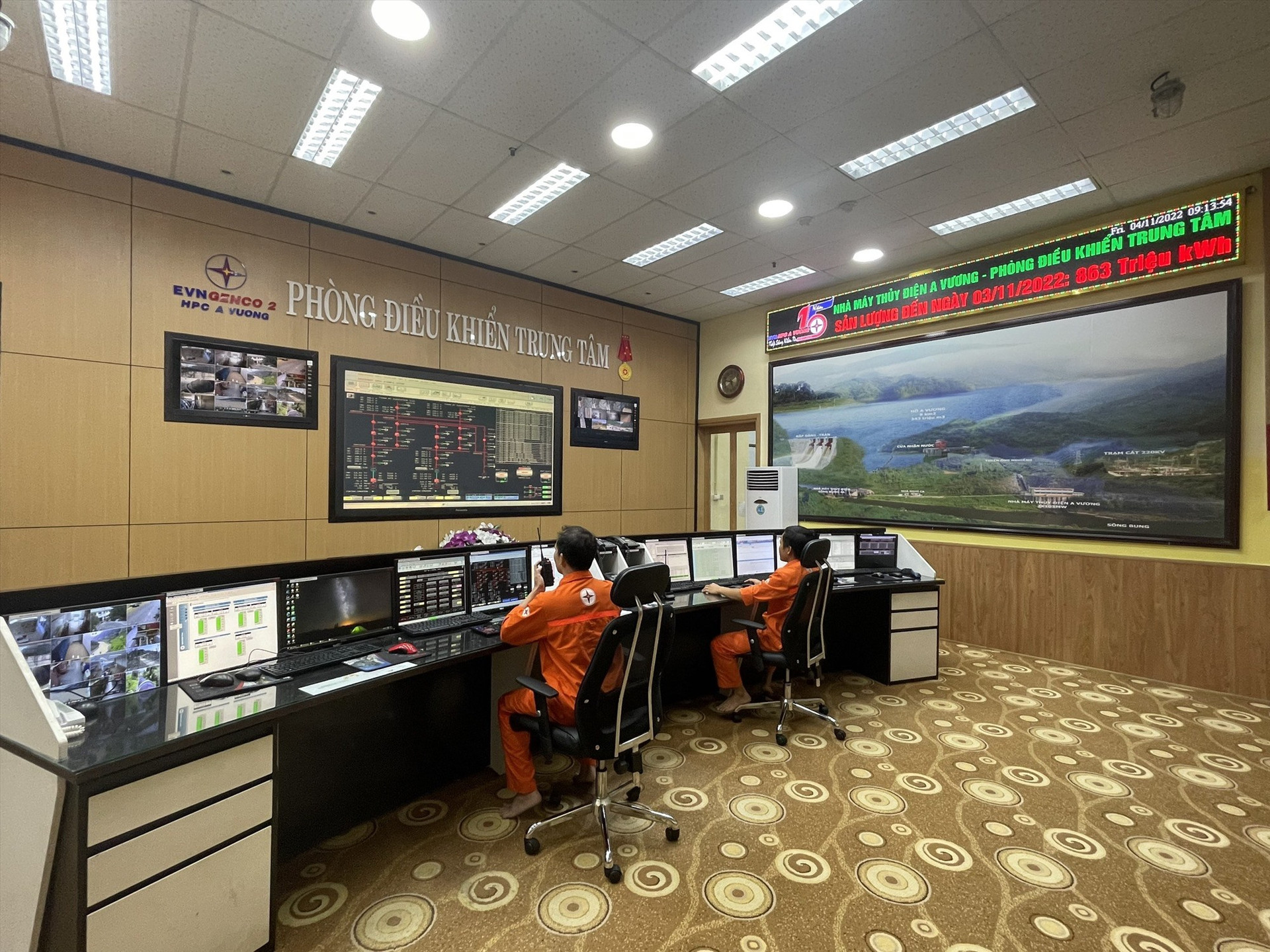 Phòng điều khiển trung tâm của Nhà máy thủy điện A Vương.