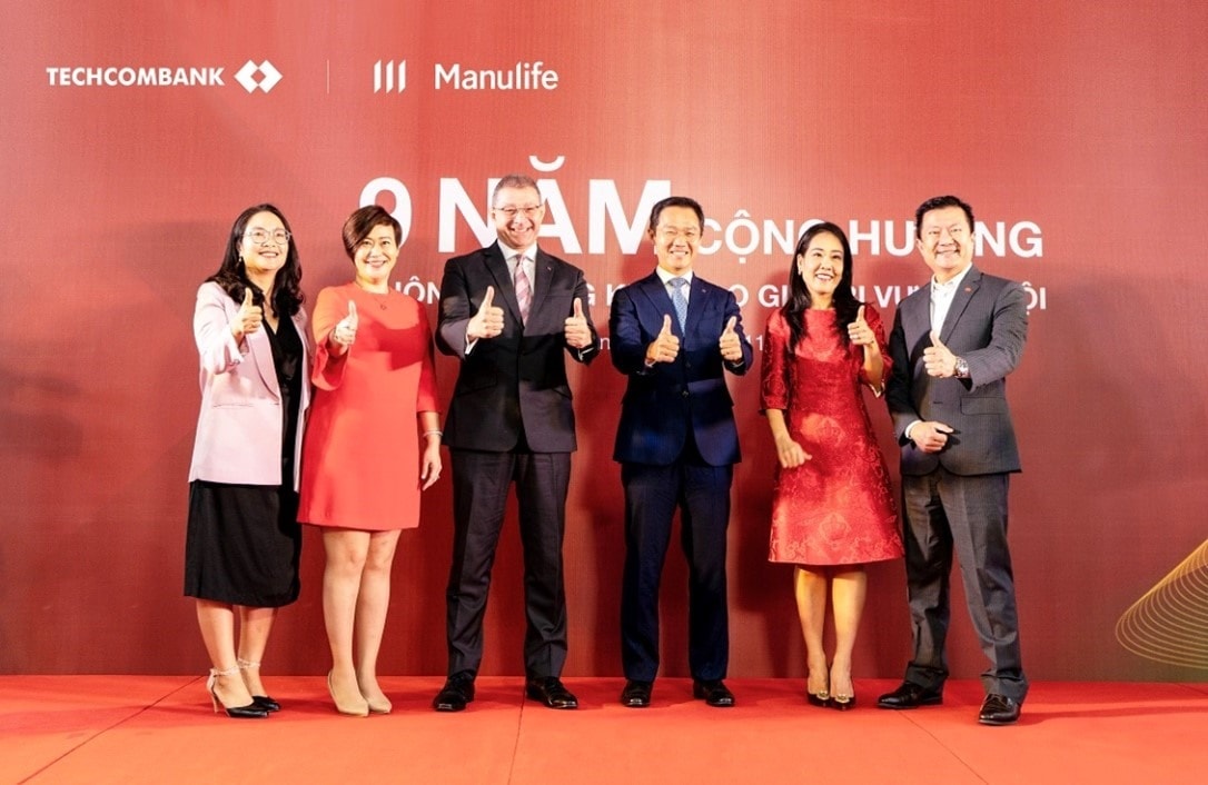 Đội ngũ lãnh đạo cấp cao của Techcombank và Manulife.