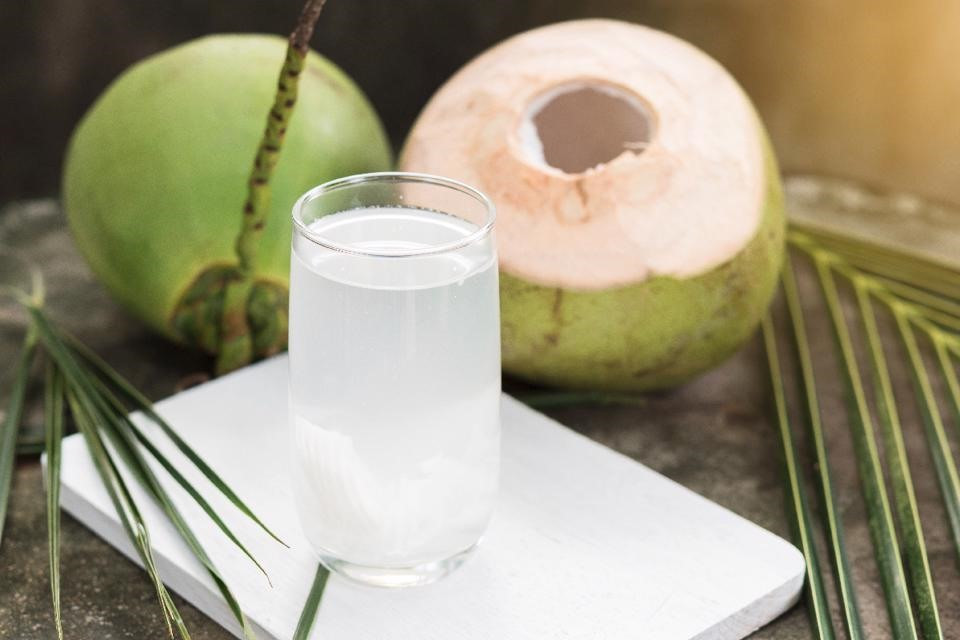 Nước dừa không nên uống vào buổi tối. Nguồn ảnh: Internet