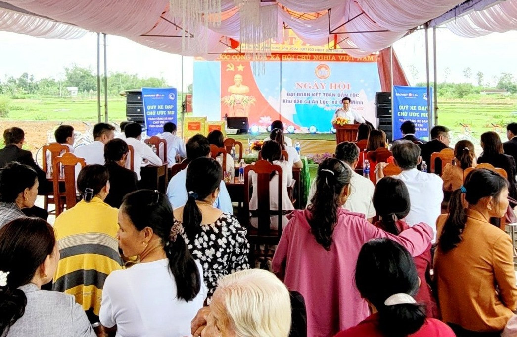 Đông đảo người dân thôn An Lộc tham dự Ngày hội đại đoàn kết. Ảnh: S.A