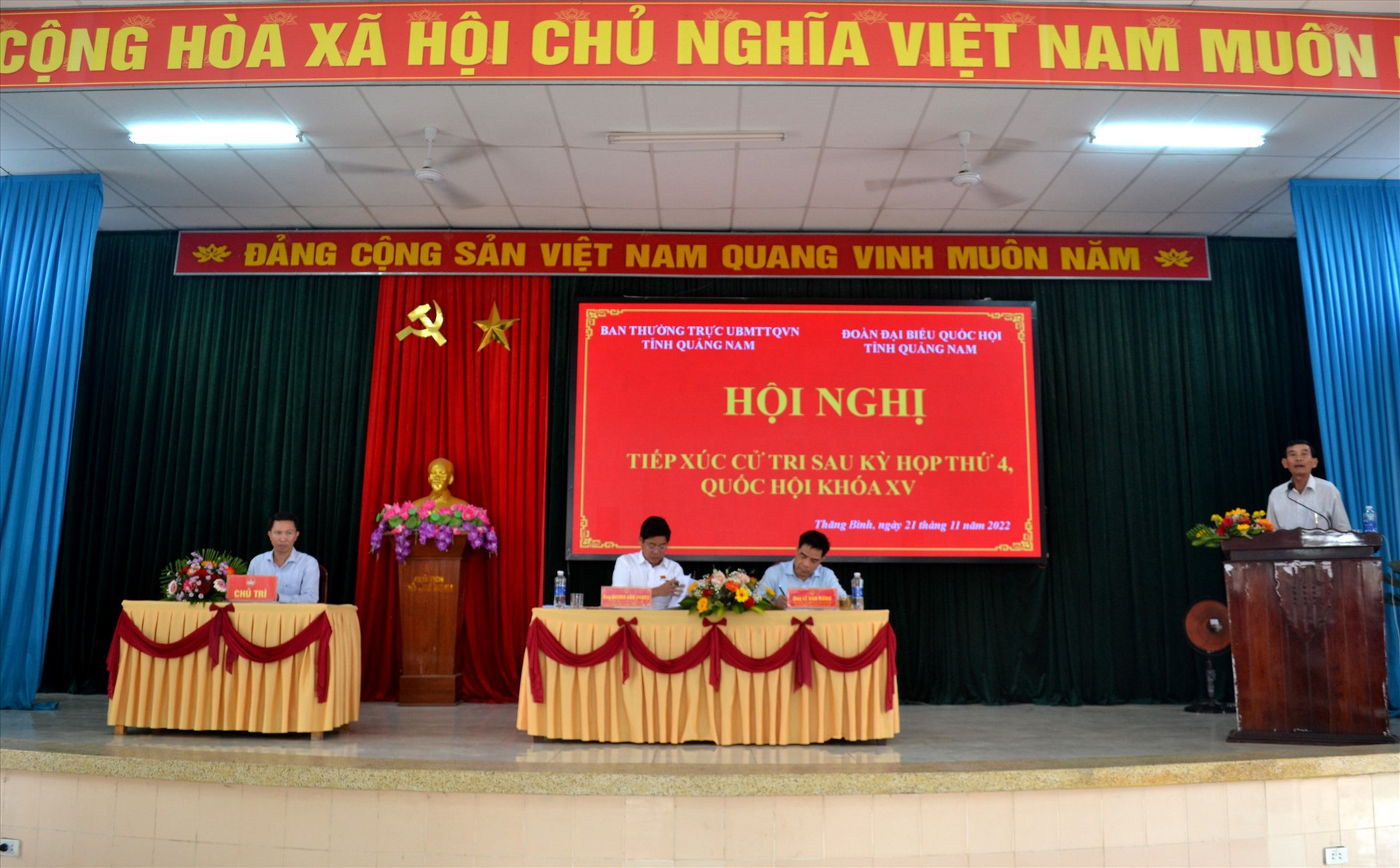 Đoàn đại biểu Quốc hội tiếp xúc cử tri huyện Thăng Bình. Ảnh: Q.VIỆT