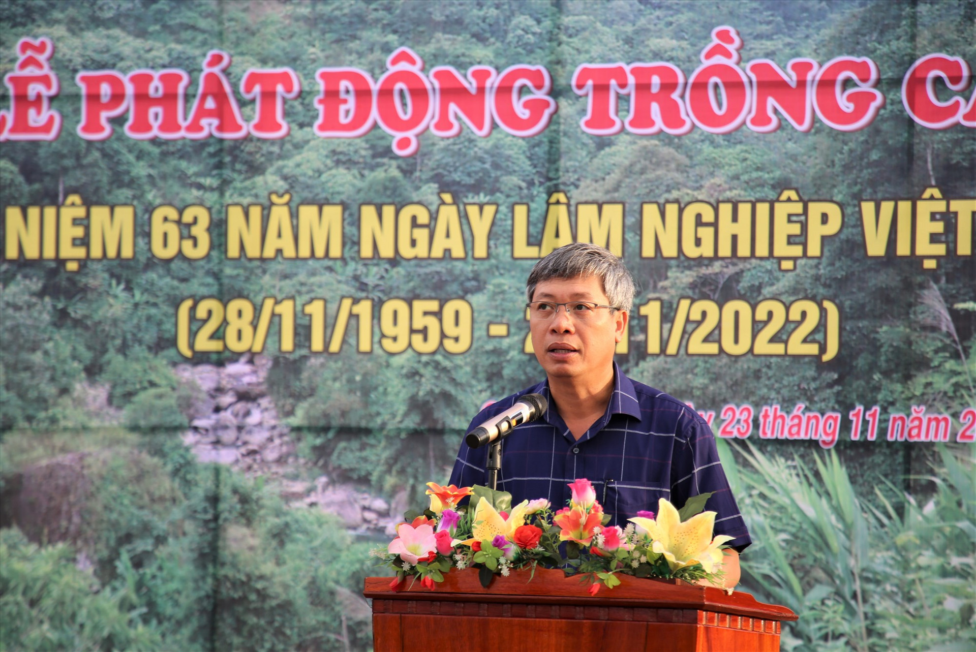 Phó Chủ tịch UBND tỉnh Hồ Quang Bửu phát biểu tại lễ phát động. Ảnh: A.N