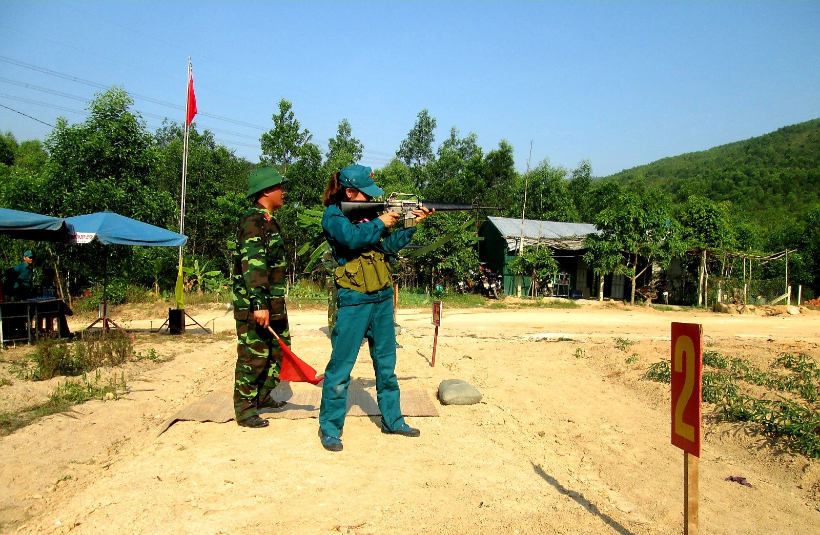 Những năm qua, huyện Duy Xuyên đặc biệt quan tâm công tác huấn luyện đối với lực lượng dân quân tự vệ.     Ảnh: N.T