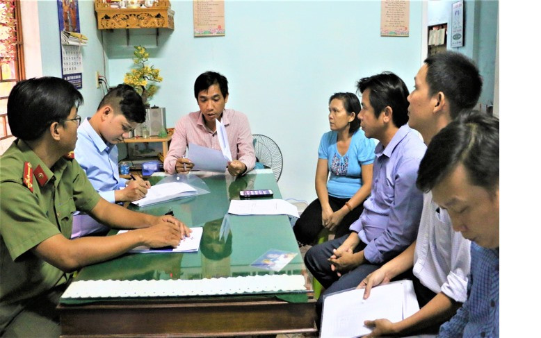 Cán bộ PC Quảng Nam tham gia đoàn kiểm tra do Sở Công Thương thành lập về kiểm tra việc thực hiện về chính sách giá điện cho người thuê trọ