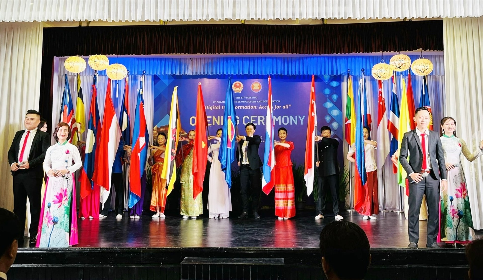 The opening ceremony of the meeting