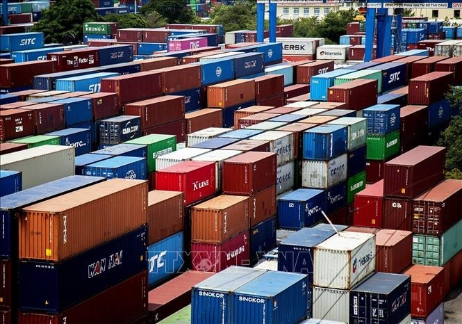 Kho bãi chứa container tại Cảng Cát Lái, thành phố Thủ Đức, Thành phố Hồ Chí Minh. Ảnh minh họa: TTXVN