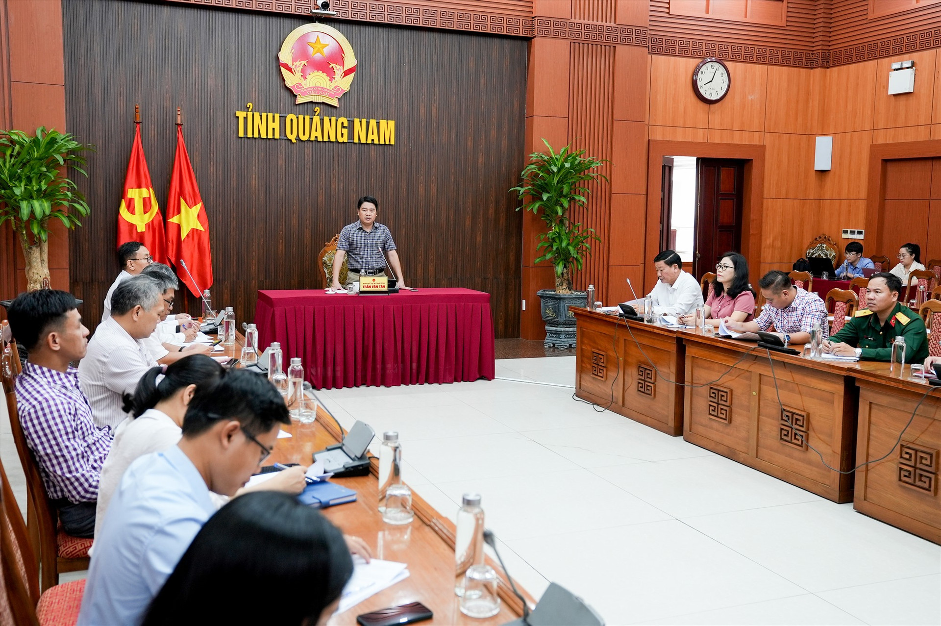 Phó Chủ tịch UBND tỉnh Trần Văn Tân kết luận hội nghị. Ảnh: H.Q