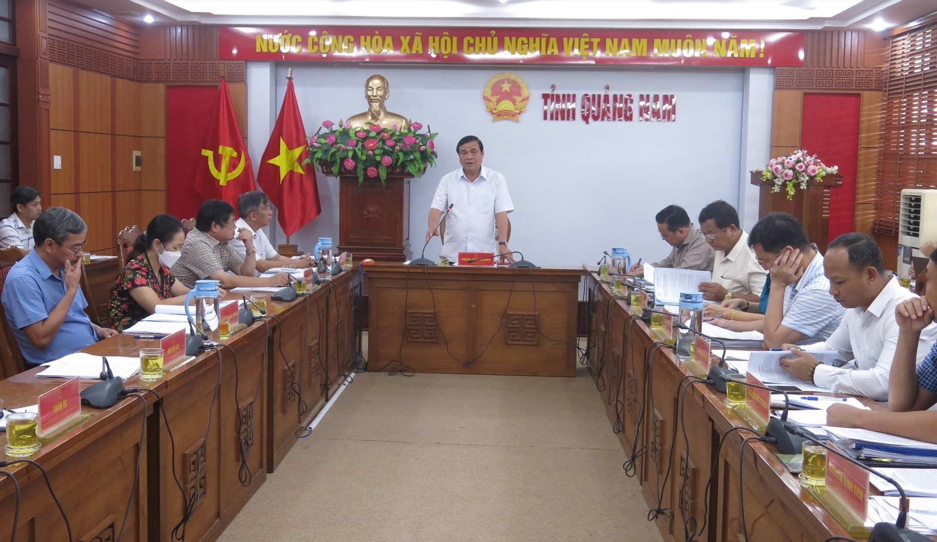 Chủ tịch HĐND tỉnh Phan Việt Cường chủ trì phiên họp