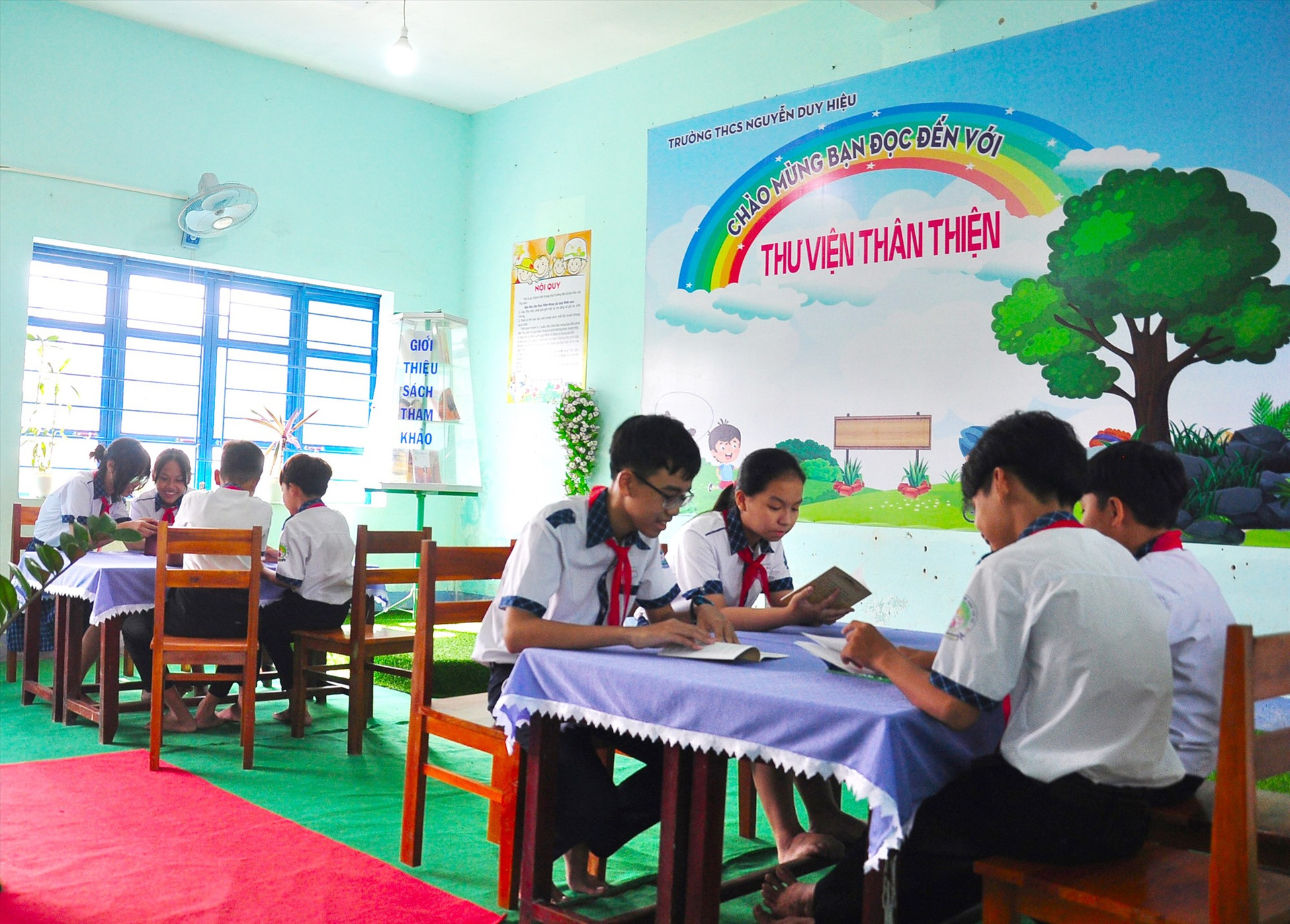 Phòng đọc “Thư viện thân thiện” tại Trường THCS Nguyễn Duy Hiệu. Ảnh: PV
