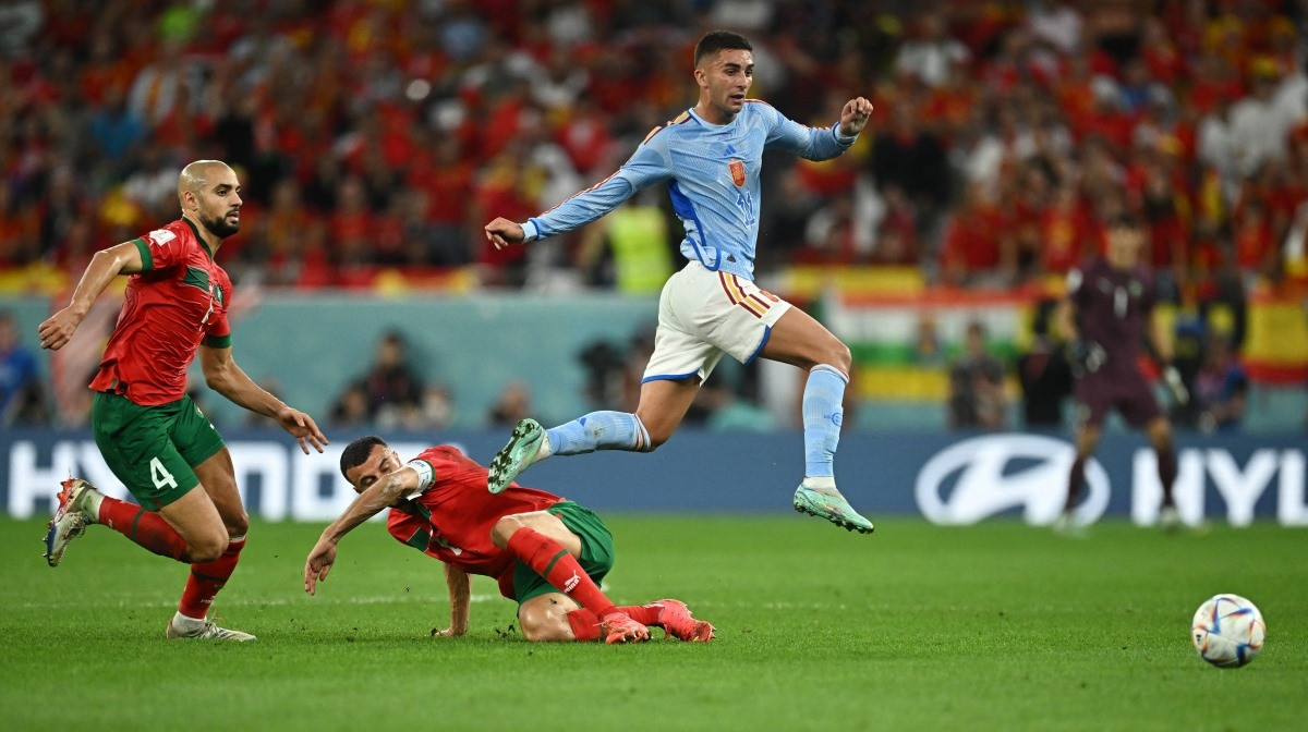 Morocco gây bất ngờ lớn khi hạ Tây Ban Nha trên chấm luân lưu để góp mặt tại tứ kết World Cup 2022. Ảnh: Reuters