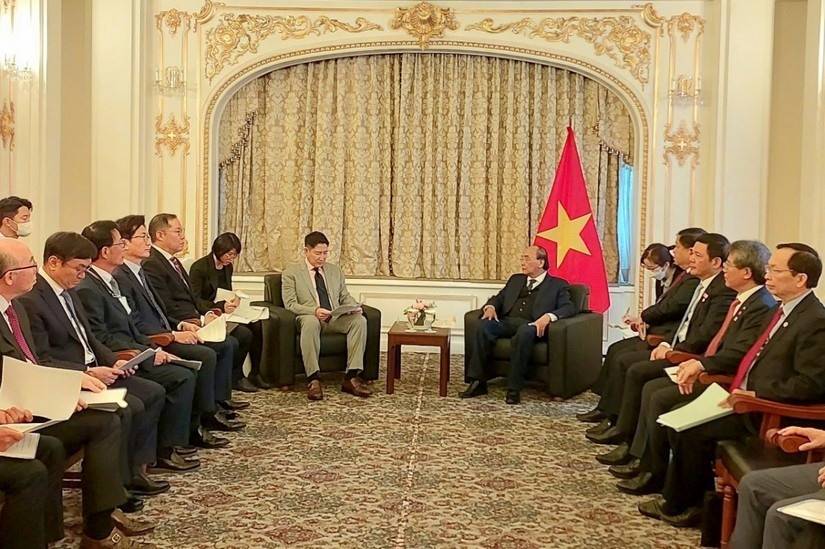 Chủ tịch nước Nguyễn Xuân Phúc tiếp lãnh đạo các tập đoàn hàng đầu Hàn Quốc.