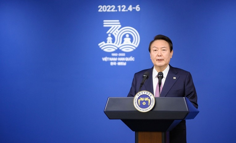 Tổng thống Yoon Suk Yeol trong buổi họp báo ngày 5/12.