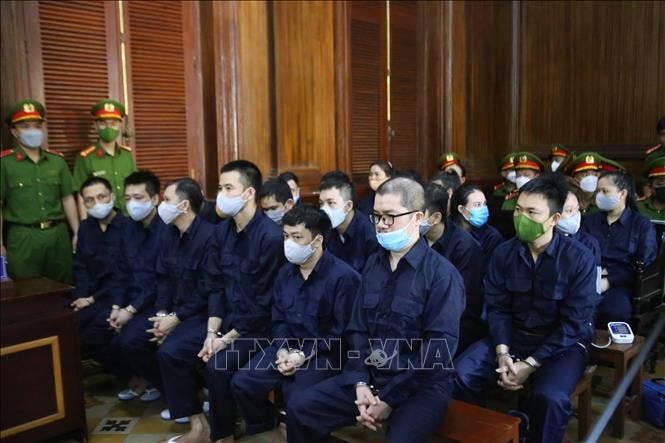 23 bị cáo hầu tòa ngày 8-12. Ảnh: Thành Chung/TTXVN