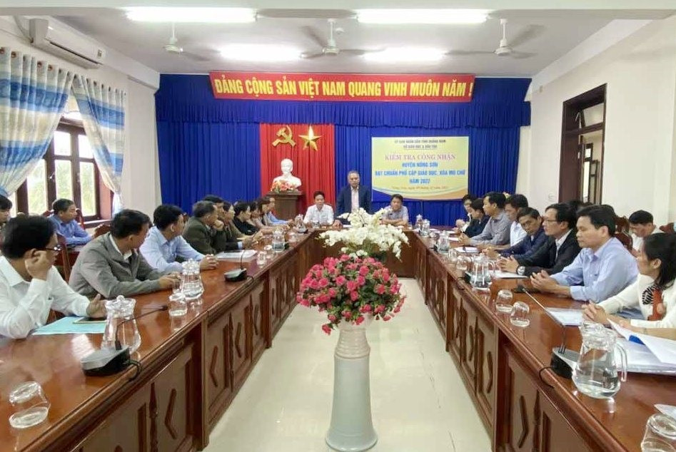 Sở GD-ĐT kiểm tra công tác phổ cập giáo dục, xóa mù chữ tại huyện Nông Sơn.