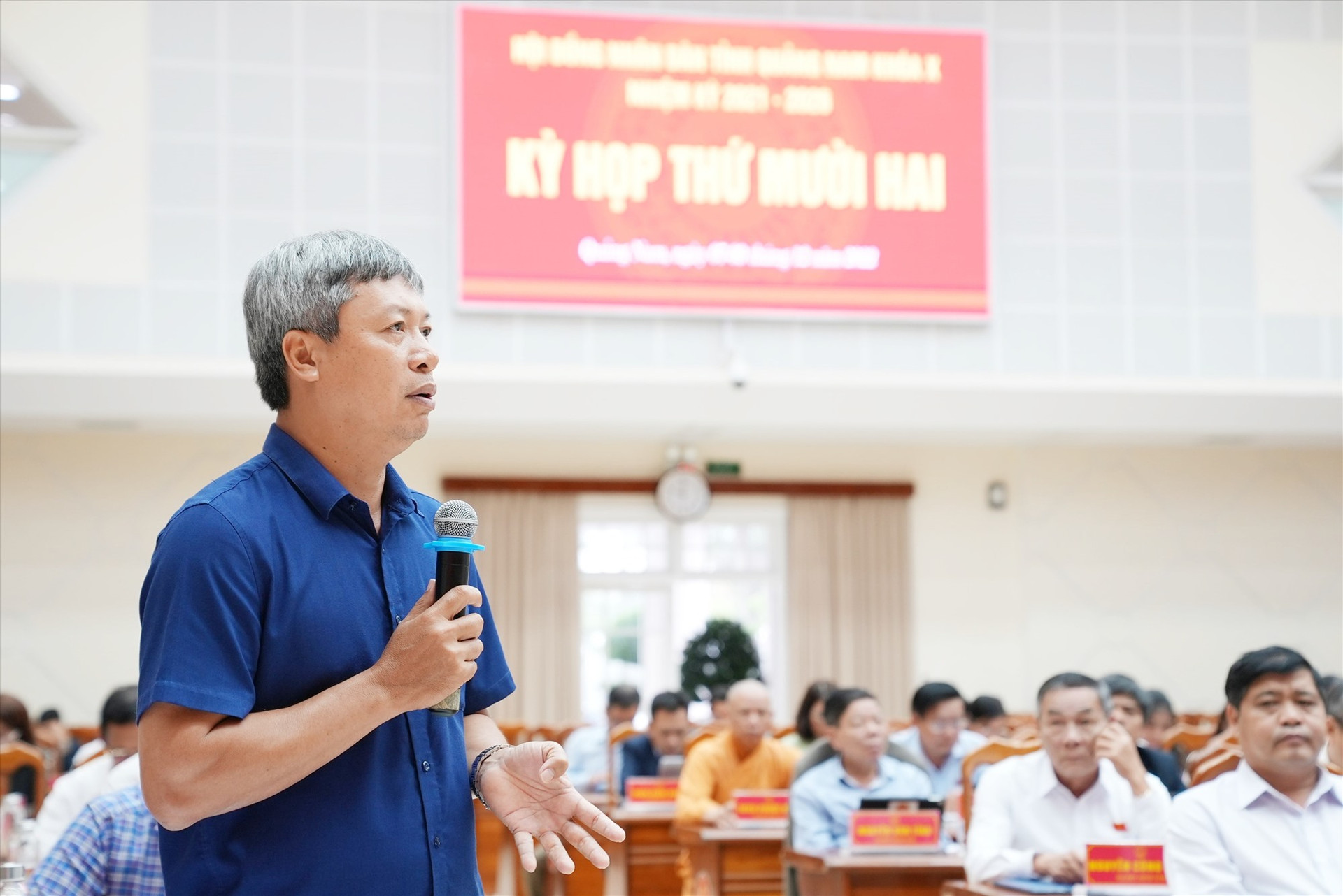 Phó Chủ tịch UBND tỉnh Hồ Quang Bửu phát biểu thảo luận tại kỳ họp. Ảnh: N.Đ