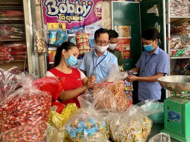 Lập 6 đoàn kiểm tra an toàn thực phẩm Tết Quý Mão 2023. ảnh: baochinhphu.vn