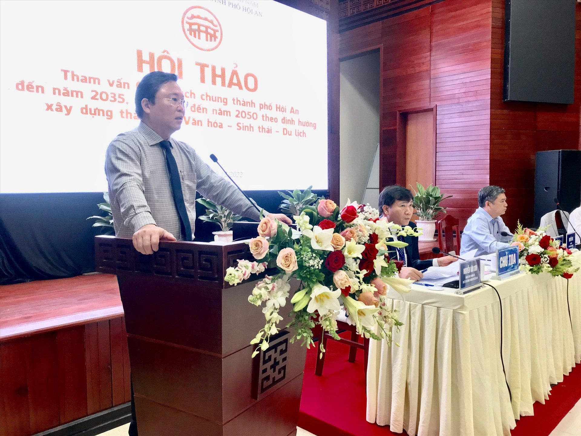 Chủ tịch UBND tỉnh Lê Trí Thanh phát biểu tại hội thảo. Ảnh: Q.T
