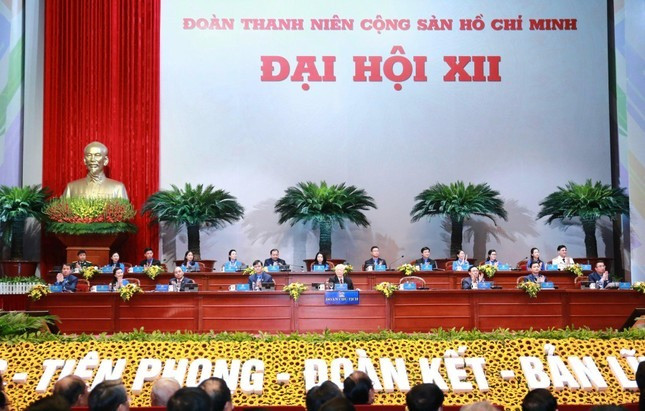 Với khẩu hiệu “Khát vọng - Tiên phong - Đoàn kết - Bản lĩnh - Sáng tạo“, đại hội biểu thị quyết tâm chính trị của tuổi trẻ Việt Nam trong thời kỳ mới. Ảnh: T.P