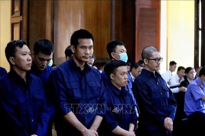 Các bị cáo nghe Viện Kiểm sát luận tội. Ảnh: Thành Chung/TTXVN