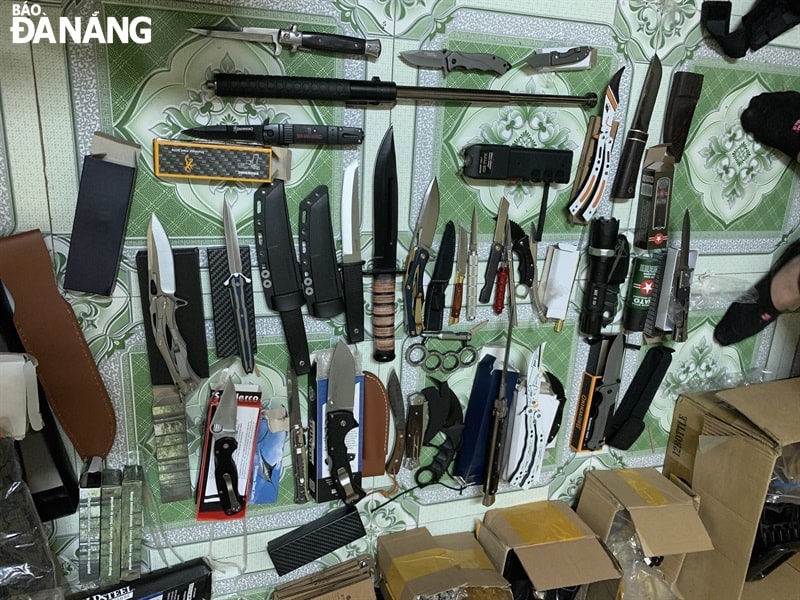 Số tang vật liên quan đến vụ án mà cơ quan công an thu giữ. Ảnh: TRÍ DŨNG