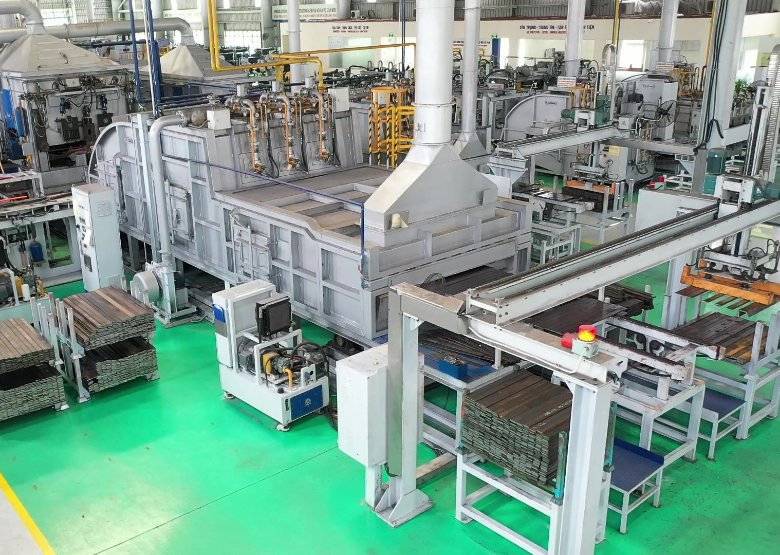 Dây chuyền sản xuất cơ khí và công nghiệp hỗ trợ tại Chu Lai. Ảnh: T.D