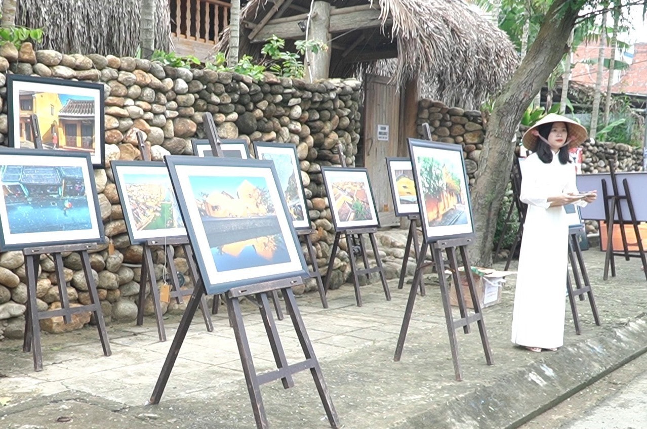 Photo exhibition at the festival
