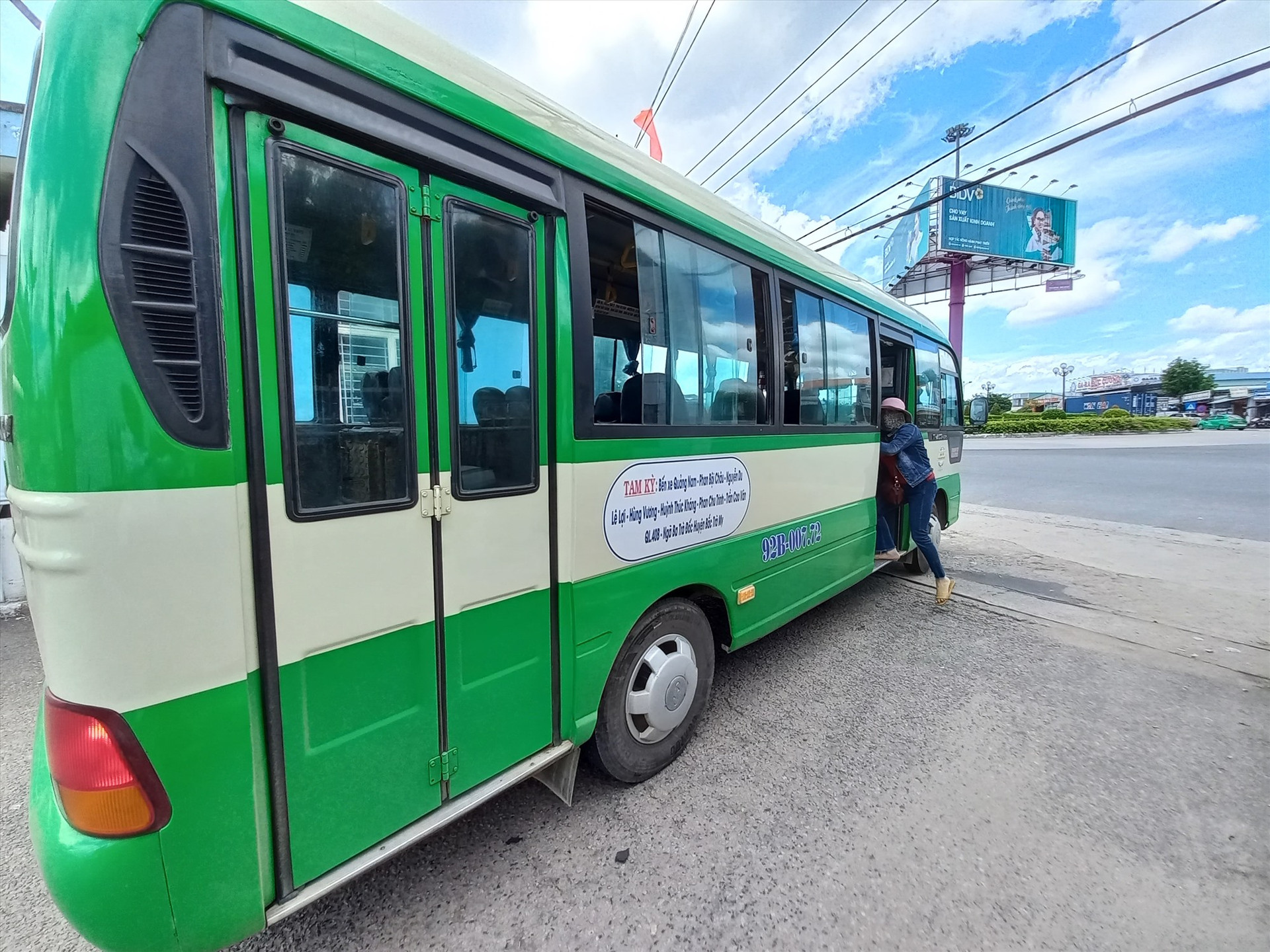 Các đơn vị kinh doanh vận tải buýt có trách nhiệm điều động phương tiện để giải tỏa khách nếu có yêu cầu. Ảnh: C.T