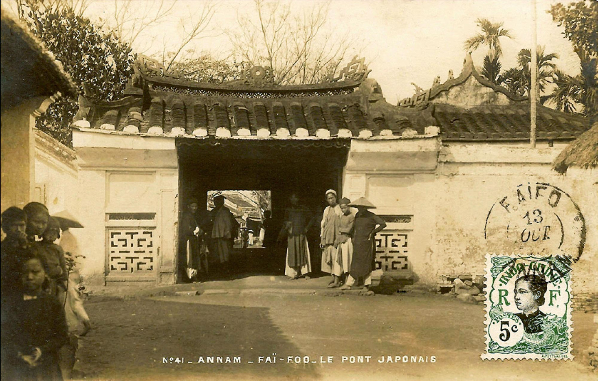Chùa Cầu khoảng 1910-1915. Nguồn flickr.com