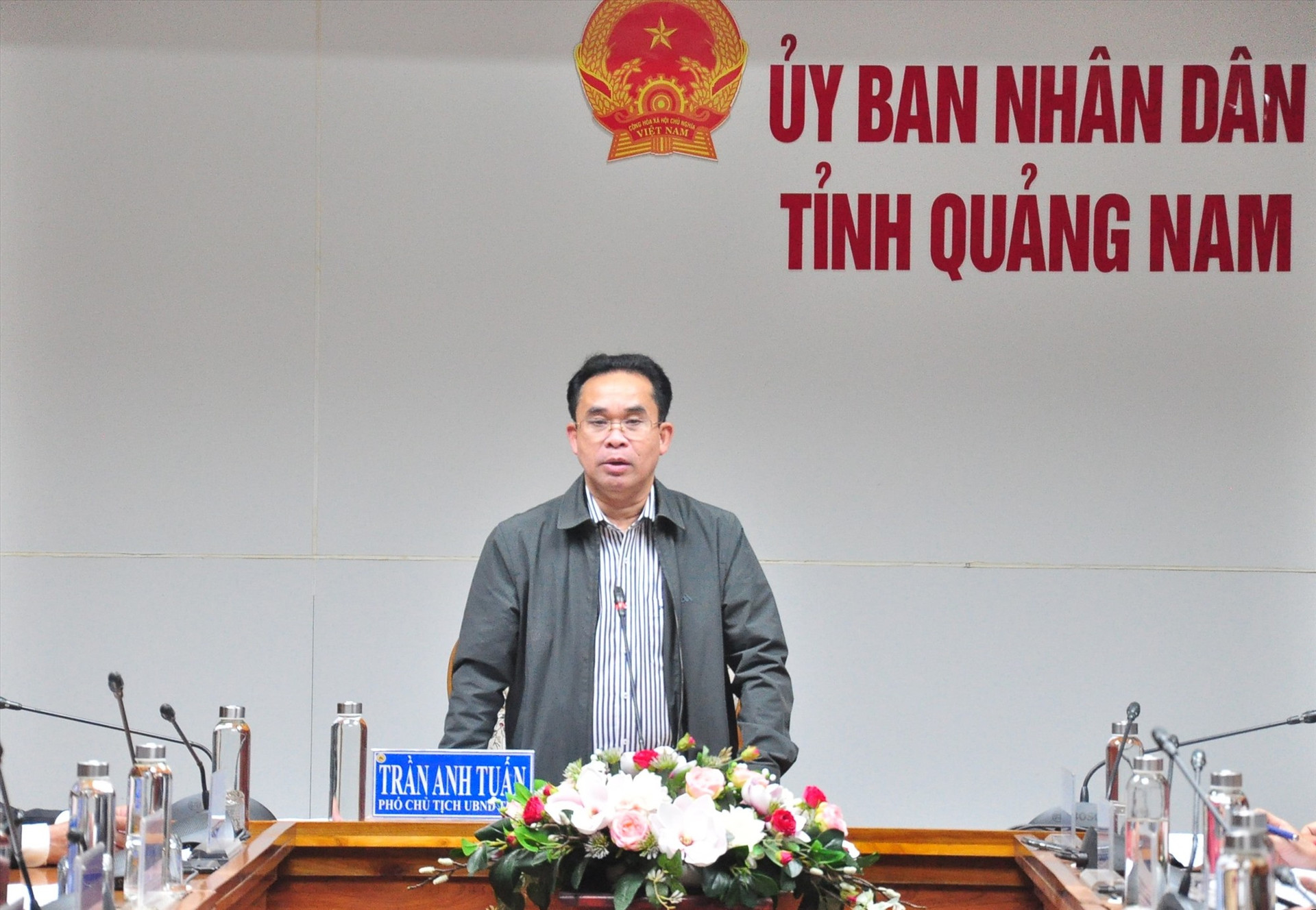 Phó Chủ tịch UBND tỉnh Trần Anh Tuấn kết luận cuộc họp. Ảnh: V.A