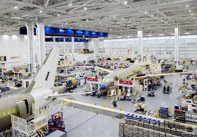 Nhà máy lắp ráp và hoàn thiện máy bay của Airbus Canada LP, đơn vị thành viên của Airbus, ở Quebec, Canada. Ảnh: Bloomberg