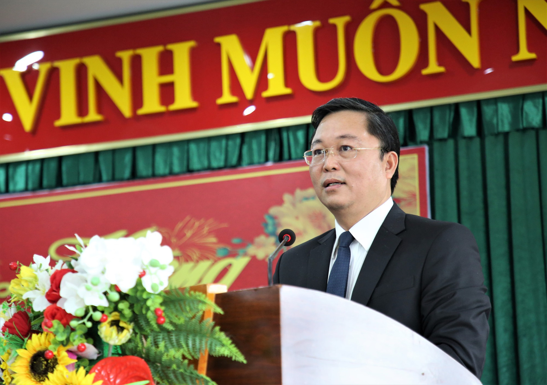Chủ tịch UBND tỉnh Lê Trí Thanh phát biểu tại buổi thăm. Ảnh: A.N