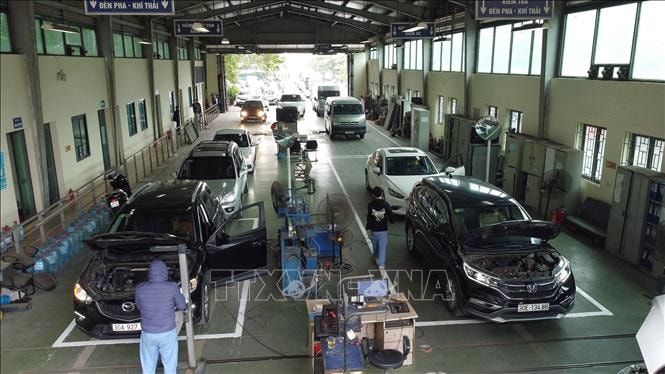 Một trung tâm đăng kiểm xe cơ giới tại Hà Nội. Ảnh: Huy Hùng/TTXVN.