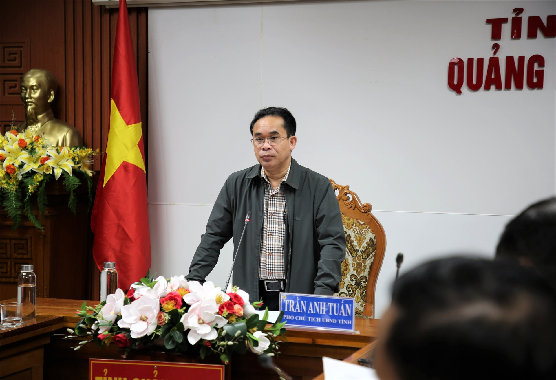Phó Chủ tịch UBND tỉnh Trần Anh Tuấn phát biểu tại hội nghị. Ảnh: A.N