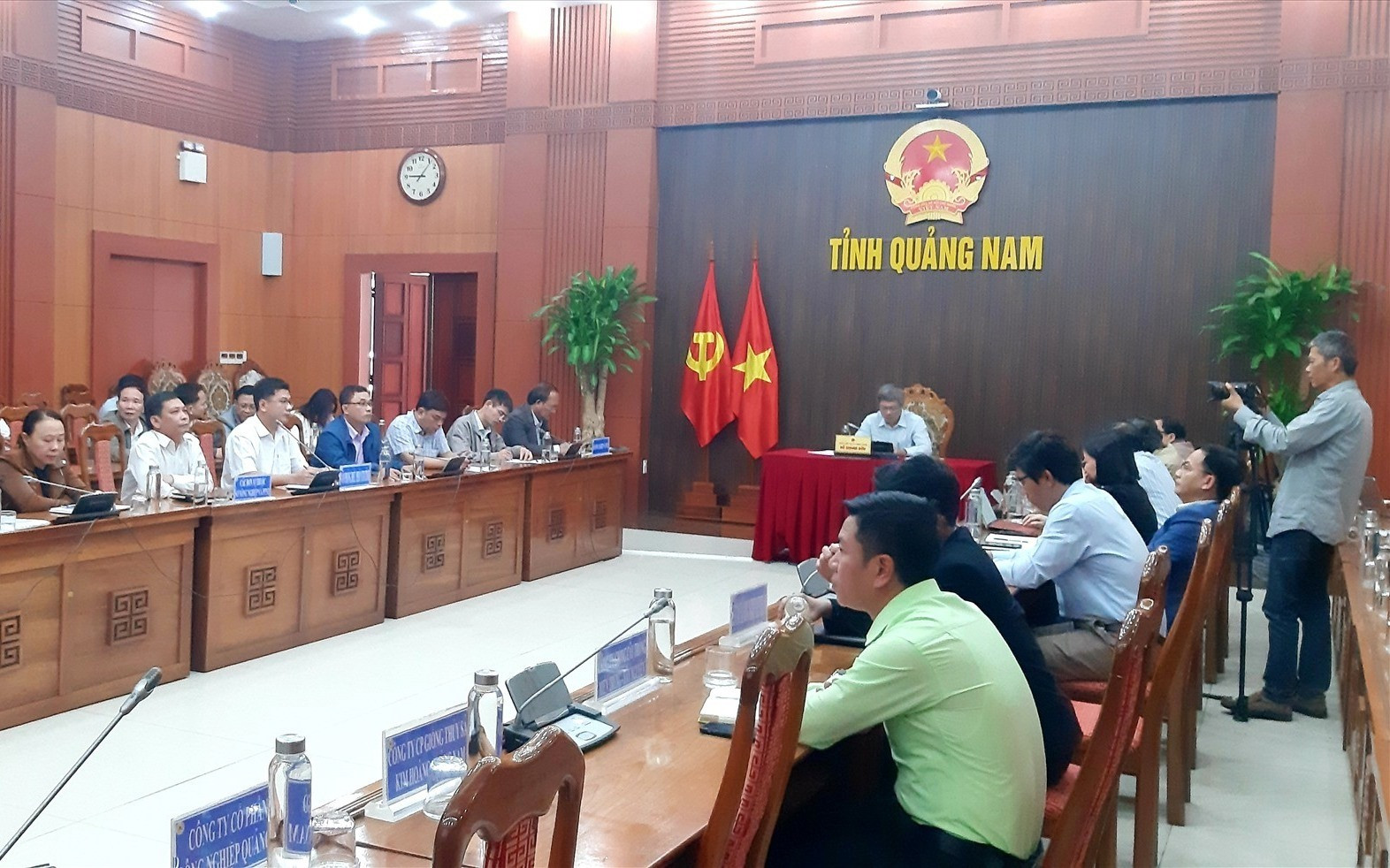 Tham dự tại điểm cầu Quảng Nam có Phó Chủ tịch UBND tỉnh Hồ Quang Bửu và lãnh đạo các sở, ban ngành liên quan. Ảnh: M.N