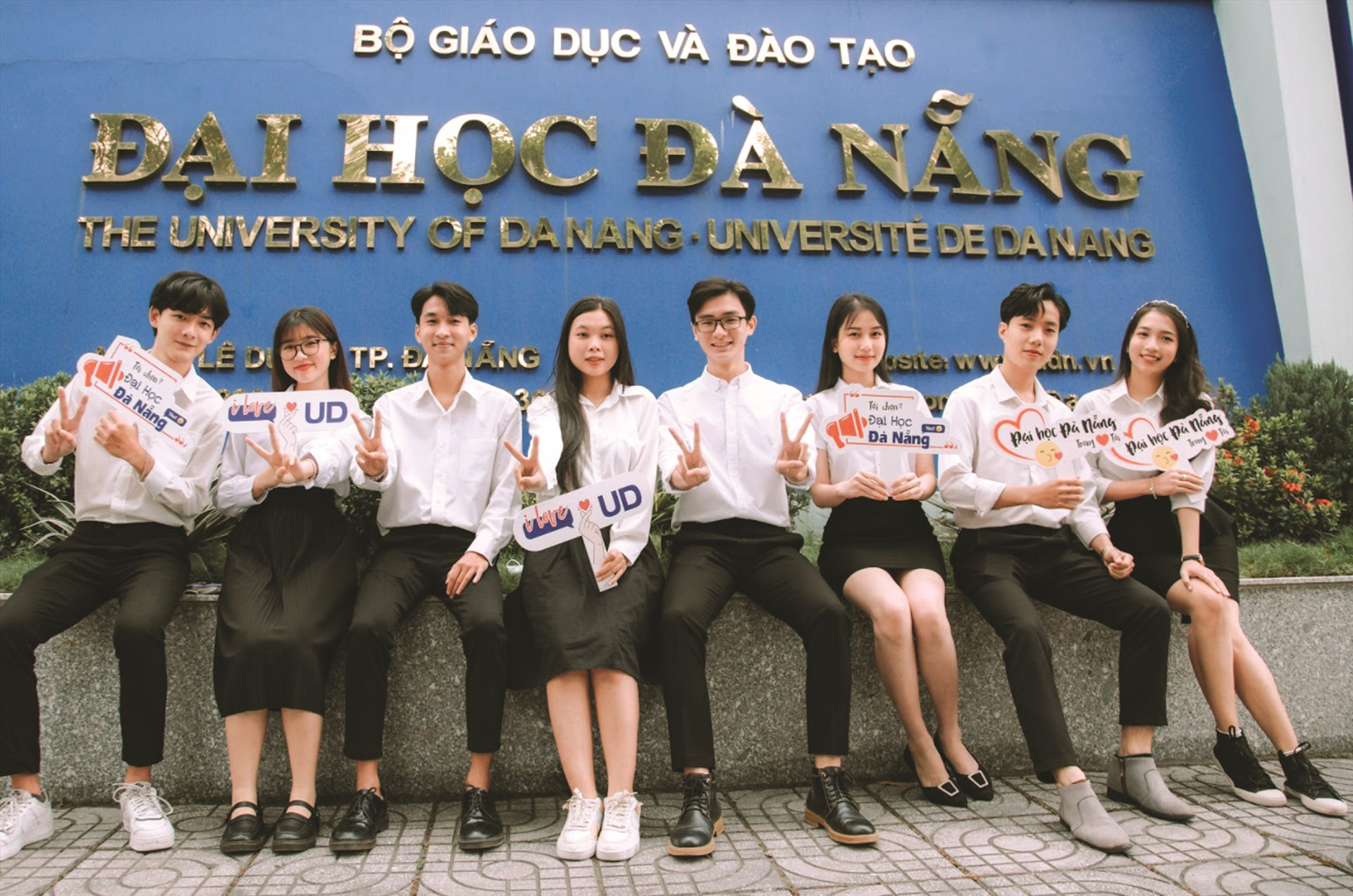 Đại học Đà Nẵng luôn là địa chỉ uy tín, tin cậy được thí sinh cùng quý phụ huynh tin tưởng, lựa chọn qua mỗi mùa tuyển sinh.