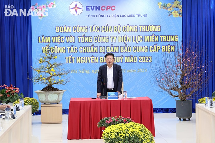 Bộ trưởng Bộ Công Thương Nguyễn Hồng Diên phát biểu tại cuộc làm việc với Tổng Công ty 