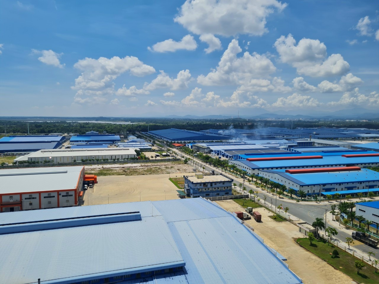 Khu công nghiệp Tam Thăng là “dấu gạch nối” phát triển của Chu Lai. Ảnh: D.L