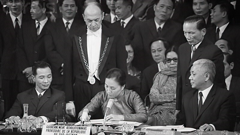 Bộ trưởng Nguyễn Thị Bình, người phụ nữ duy nhất ký Hiệp định Paris năm 1973 (Ảnh tư liệu lịch sử).