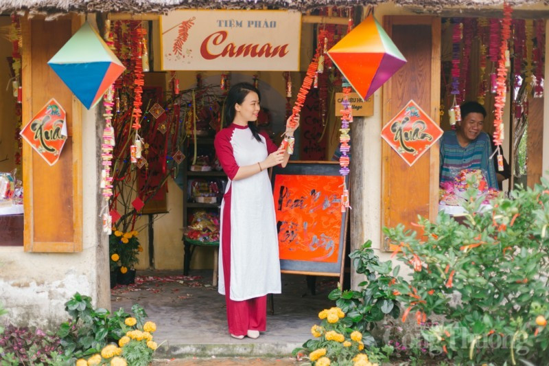 Ao dai at the fair