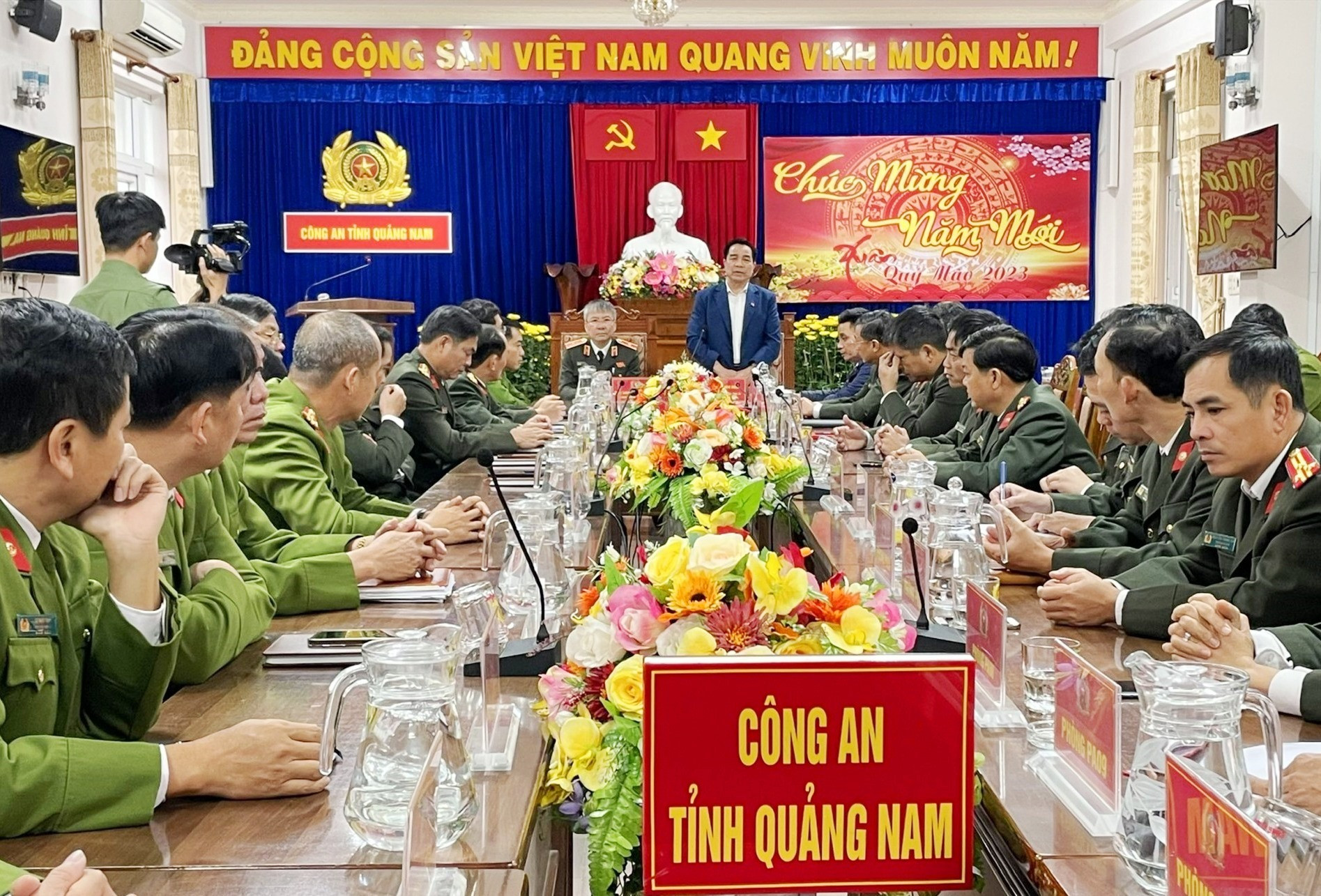 Đồng chí Lê Văn Dũng - Phó Bí thư Thường trực Tỉnh ủy phát biểu tại buổi gặp mặt