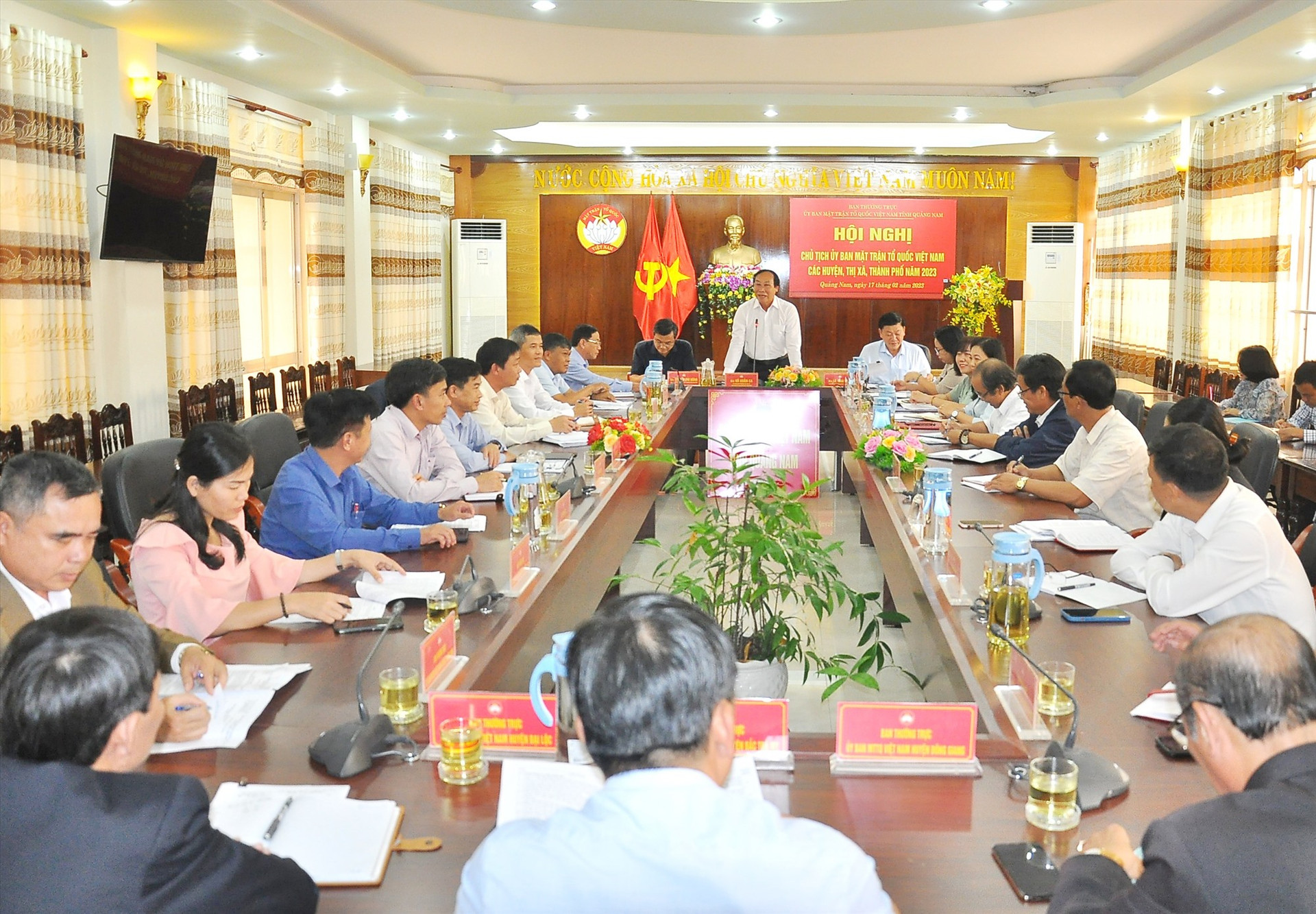Ban Thường trực Ủy ban MTTQ Việt Nam tỉnh tổ chức hội nghị giao ban với Chủ tịch Ủy ban MTTQ Việt Nam cấp huyện vào ngày 17/2 vừa qua. Ảnh: VINH ANH