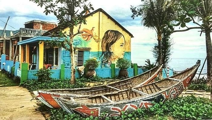 Tam Thanh mural village - a tourist attraction in Tam Ky city