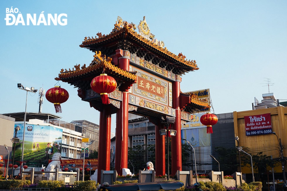 Cổng chào Chinatown Bangkok - khu phố người hoa lớn nhất châu Á.