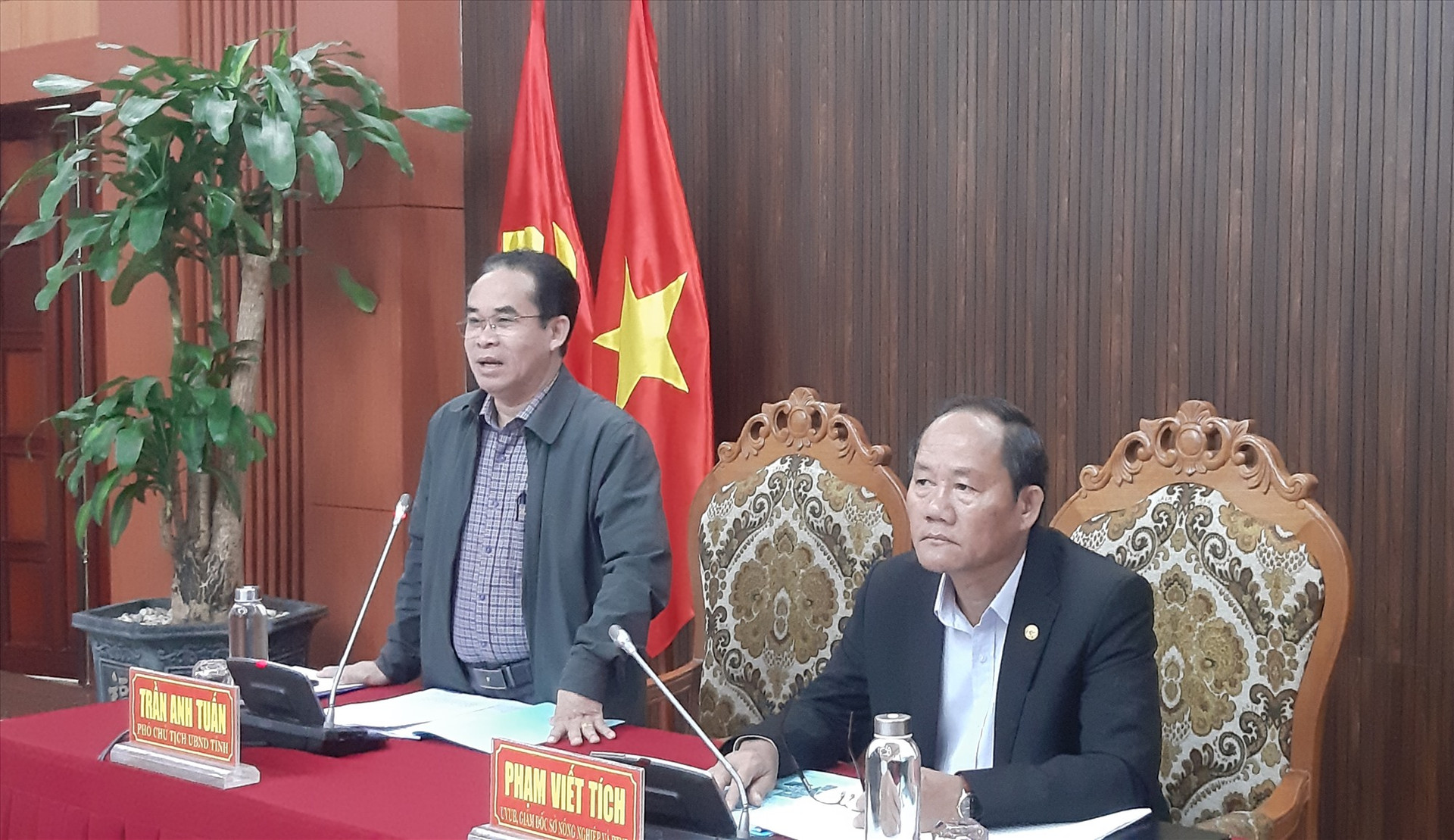 Phó Chủ tịch UBND tỉnh Trần Anh Tuấn phát biểu chỉ đạo tại hội nghị.   Ảnh: PV