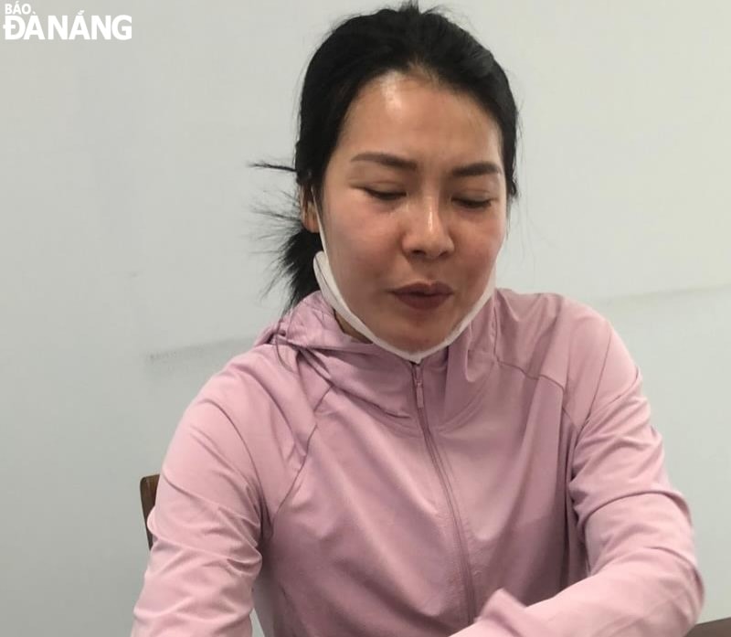 Đối tượng Phạm Thị Huỳnh Như tại cơ quan công an. Ảnh: TRÍ DŨNG