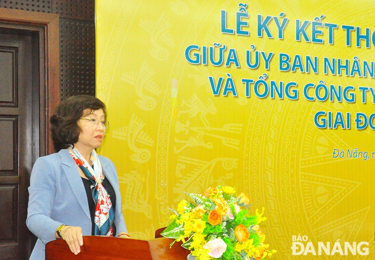 Phó Chủ tịch UBND thành phố Ngô Thị Kim Yến phát biểu tại buổi lễ. Ảnh: THÀNH LÂN